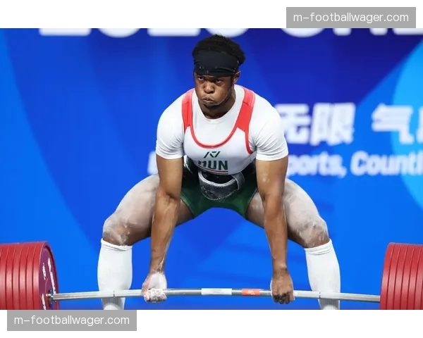 退伍军人力量举比赛火爆，民间举重赛事参与人数逐年攀升