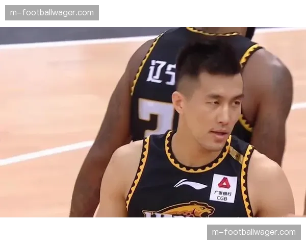 梦想队利用20次对手失误得到28分,全场紧逼战术成效显著 梦想队利用20次对手失误得到28分,全场紧逼战术成效显著